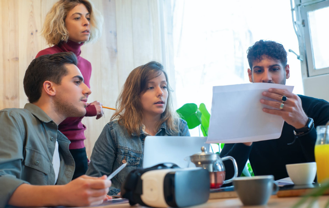 Veel anderstalige medewerkers? Voorkom fouten op de werkvloer met taalscholing