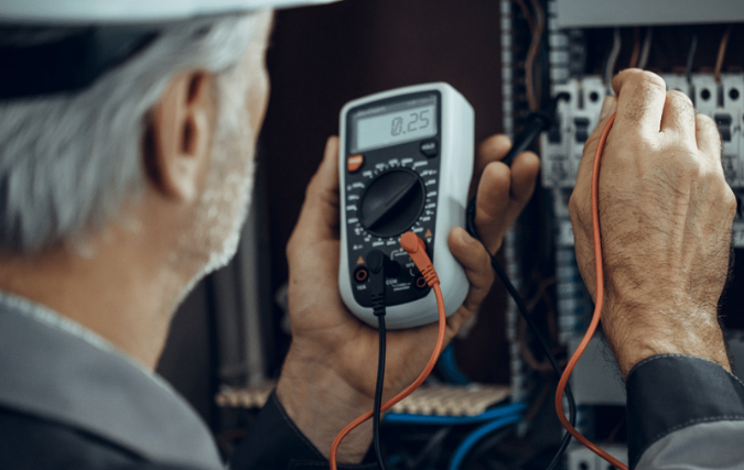 Hoe vind je een geschikte elektricien in Den Haag voor je bedrijf