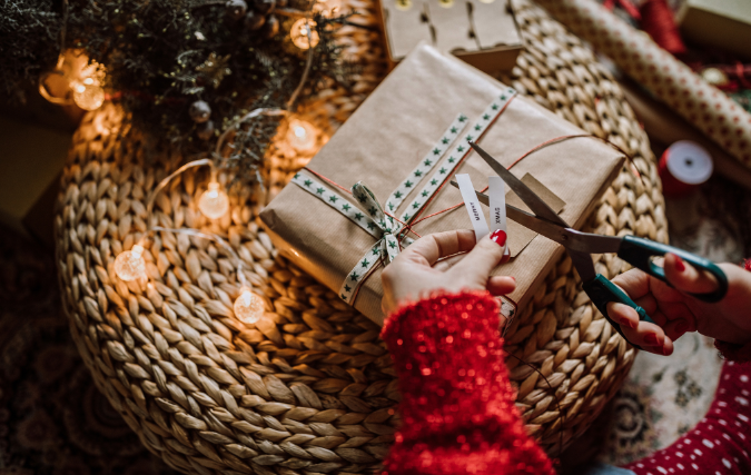 Groot gedeelte Nederlandse millennials bespaart dit jaar op feestdagen