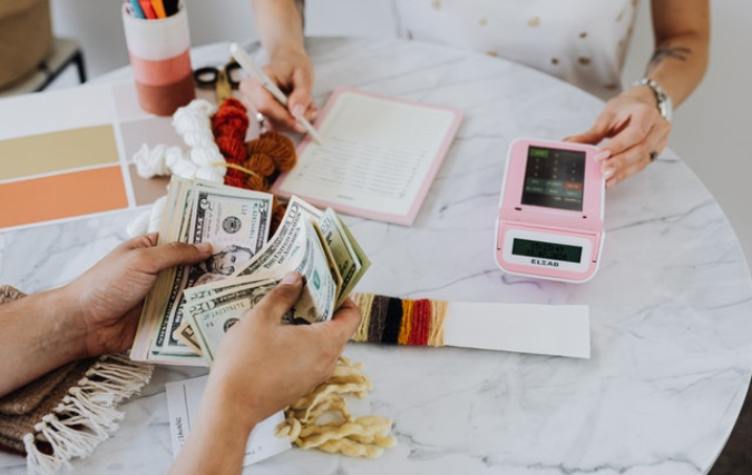 4 manieren voor ZZP-ers om aan geld te komen
