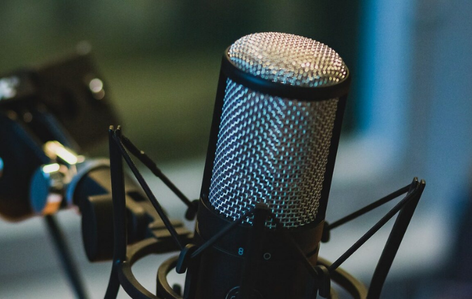 Podcast: NEUZEN IN (ANDERMANS) GEGEVENS