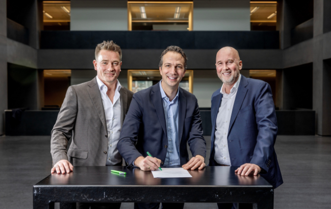 Maandag® versterkt positie in engineering door overname Krosto techniek BV