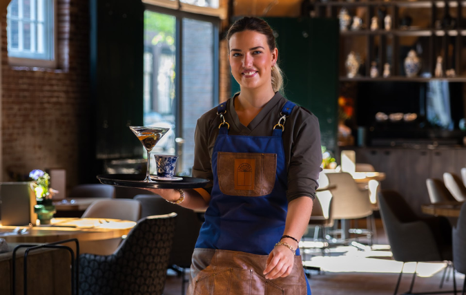 "Horeca: Broedplaats van de Arbeidsmarkt - TIPPR Zet Horecapersoneel in de Spotlight"