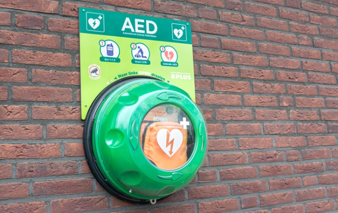 Waarom een AED op kantoor onmisbaar is