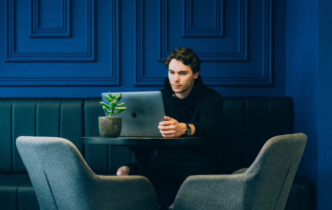 Eetkamerstoelen voor in de kantine