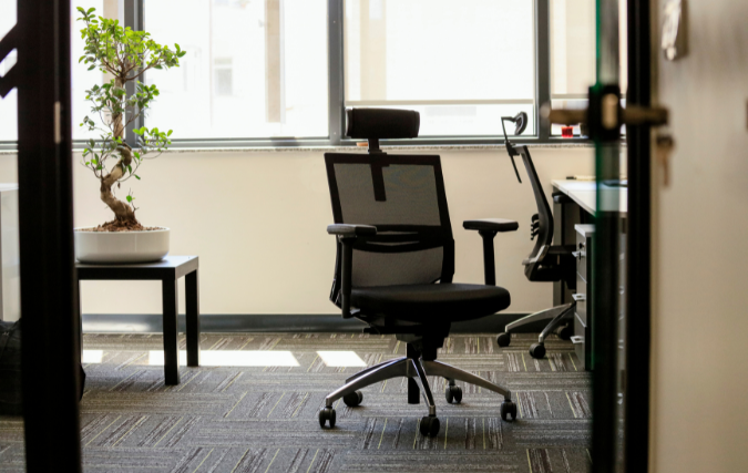Met deze tips zorg je voor een goede houding achter je bureau