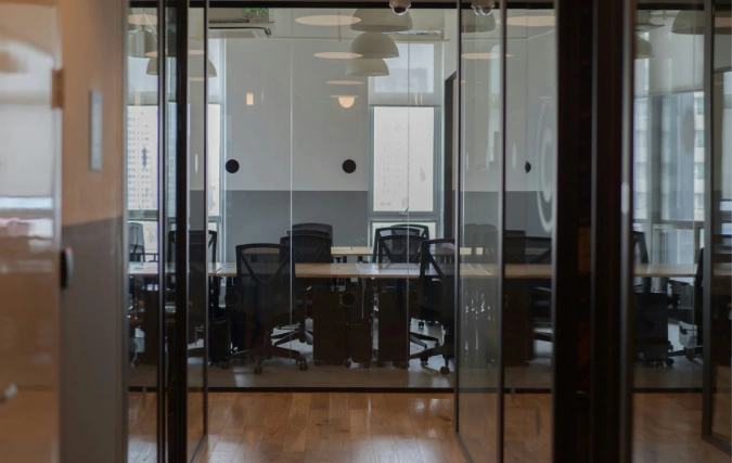 ARBO & werkplek veiligheid: wat moet je minimaal geregeld hebben op kantoor en in de werkplaats?