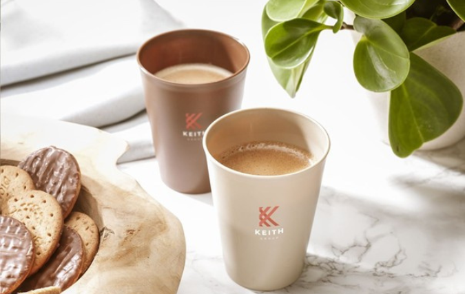 Herbruikbare koffiebekers met logo vervangen jaarlijks 12 miljard wegwerpbekers
