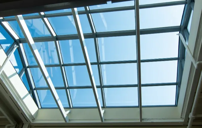 Waarom hoogwaardig glas in een serre essentieel is voor comfort, energiebeheer en langdurige waarde