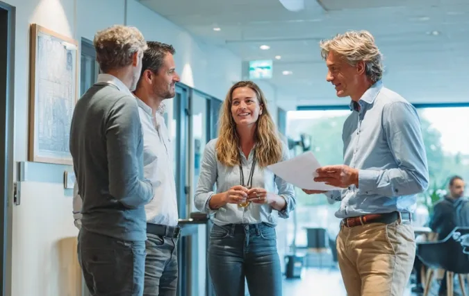 Pensioen bij uitdiensttreding, ziekte of arbeidsongeschiktheid: wat moet jij als DGA regelen?