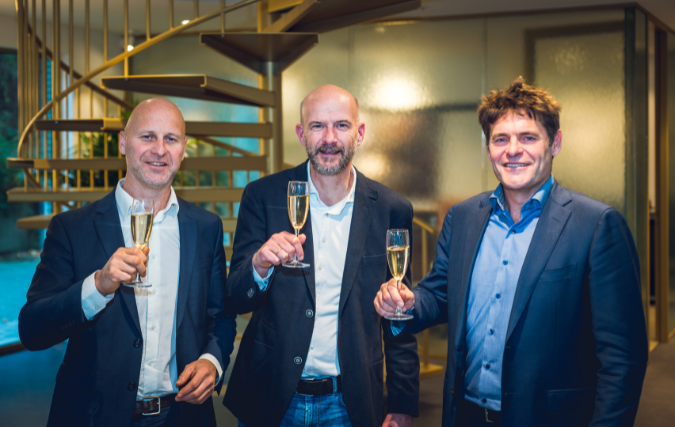 Fintechbedrijven Mail to Pay en POM bundelen krachten