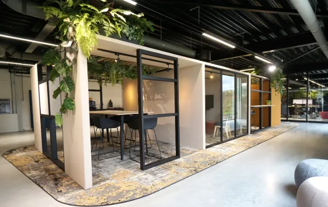 Met de toetreding van ROFA groeit Workspace Factories vanaf 2026 uit tot een samenwerking van vijf toonaangevende Europese kantoormeubelfabrikanten