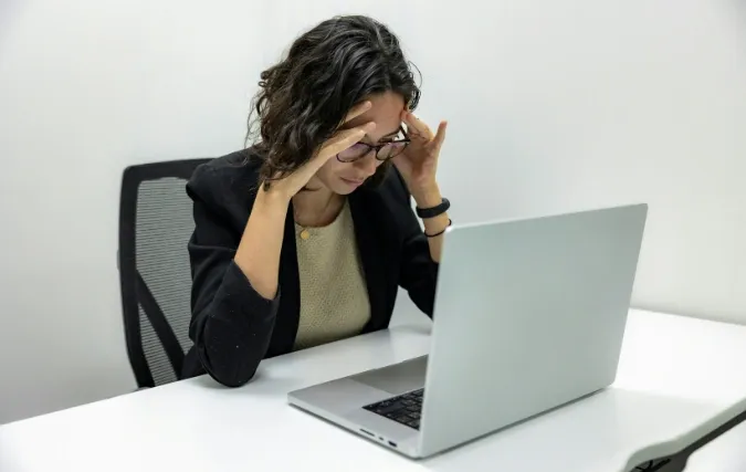 Vier op tien werkenden presteert slechter door relatieproblemen