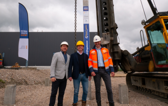 Sluyter Logistics en Aan de Stegge Twello vieren start nieuwbouw in Berkel en Rodenrijs