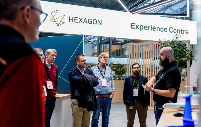 Grote luchtvaartspelers bespreken toekomst smart manufacturing tijdens Hexagon-summit