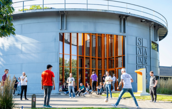 Jubilerend Snakeware sluit 2024 winstgevend af