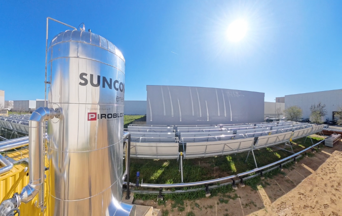 Zonlicht omzetten naar hoge-temperatuur-warmte voor duurzamere productie bij Spaanse babyvoedingsfabrikant Smileat