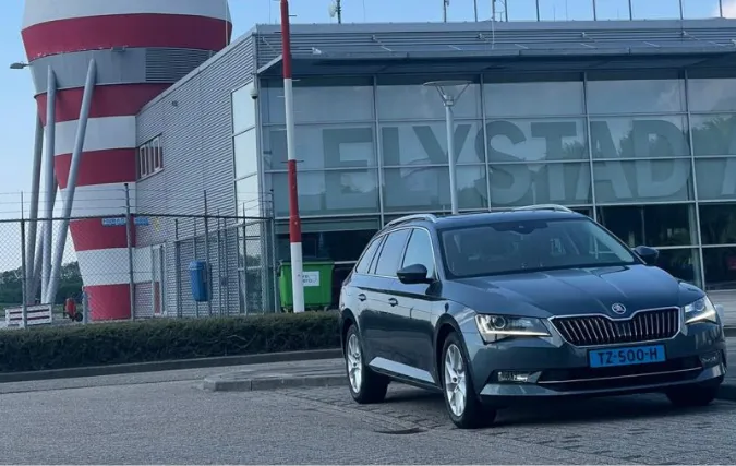 Zakelijk vervoer zonder zorgen: Tips voor het kiezen van de juiste taxi in Lelystad en omgeving