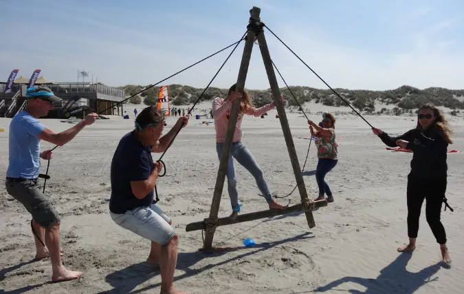 De kracht van teambuilding op de Waddeneilanden: waarom even loskomen van het vasteland werkt