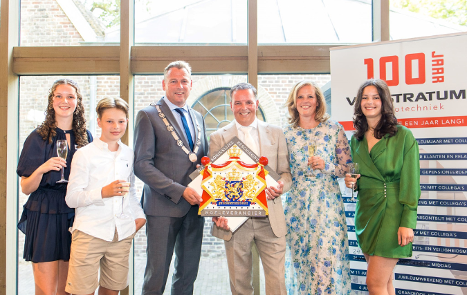 Predicaat Hofleverancier voor 100-jarig Van Stratum Techniek B.V. 