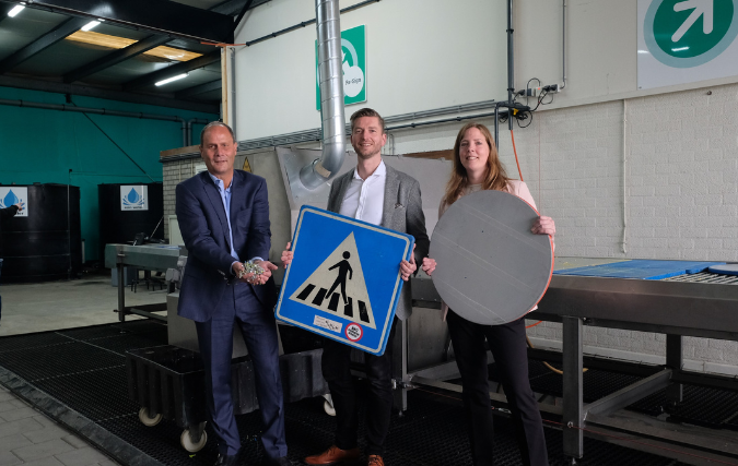 AGMI & POL maken productie nieuwe verkeersborden komende 50 jaar overbodig