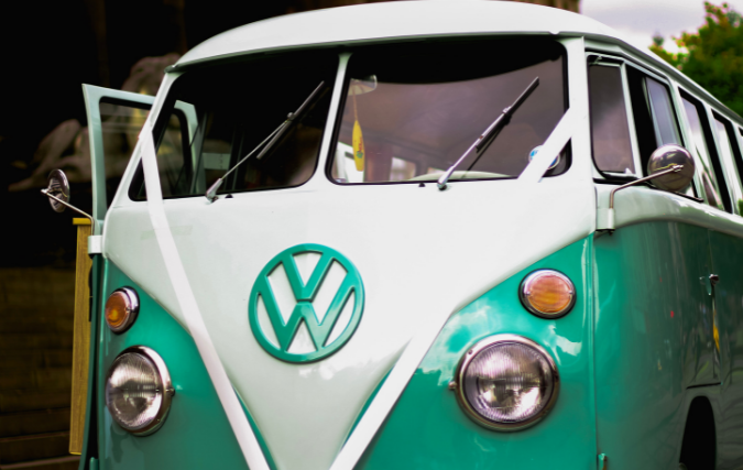 75 mooiste Volkswagen-bussen van Nederland rijden Bus tot Buzz Tour